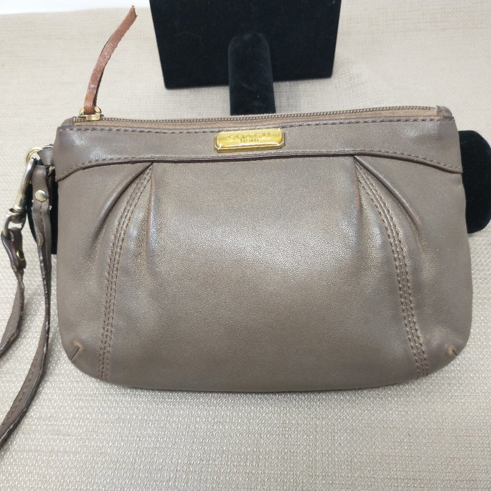 COACH TAUPE/"GREIGE" WRISTLET